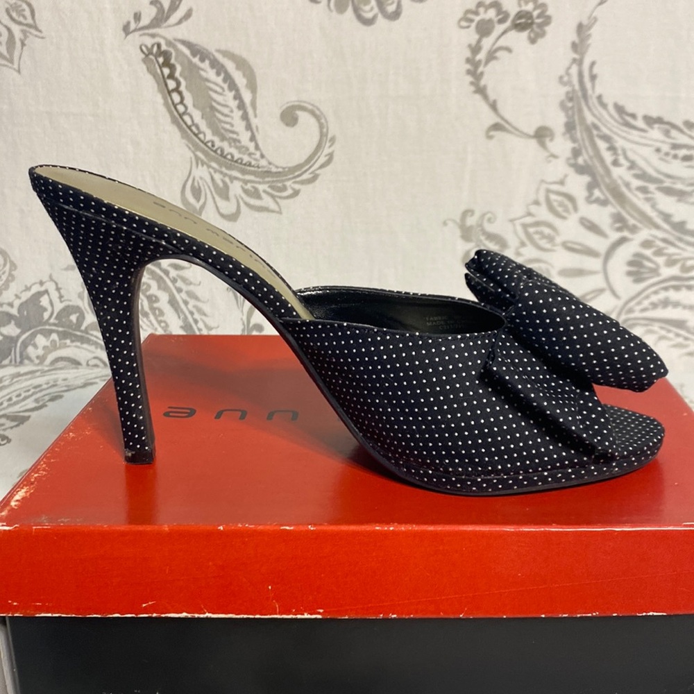 Anna Marino backless Black and white polkadot heels size 8 1/2 - Picture 8 of 14